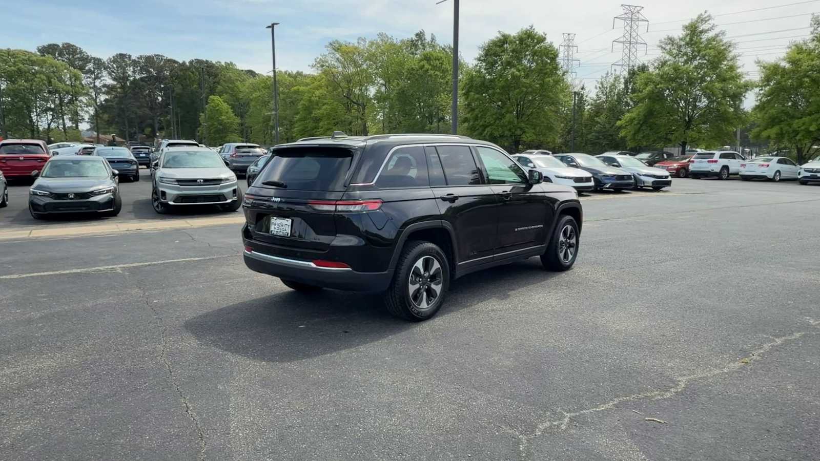 Thumbnail: 2024 Jeep Grand Cherokee - 8