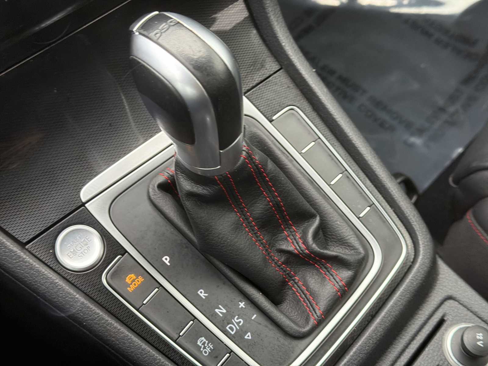 Thumbnail: 2015 Volkswagen Golf - 22