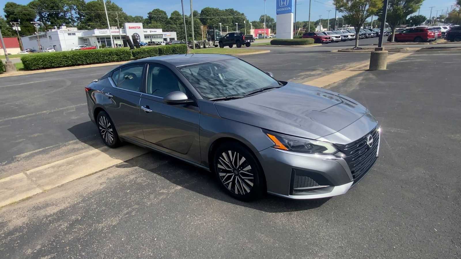 Thumbnail: 2023 Nissan Altima - 2