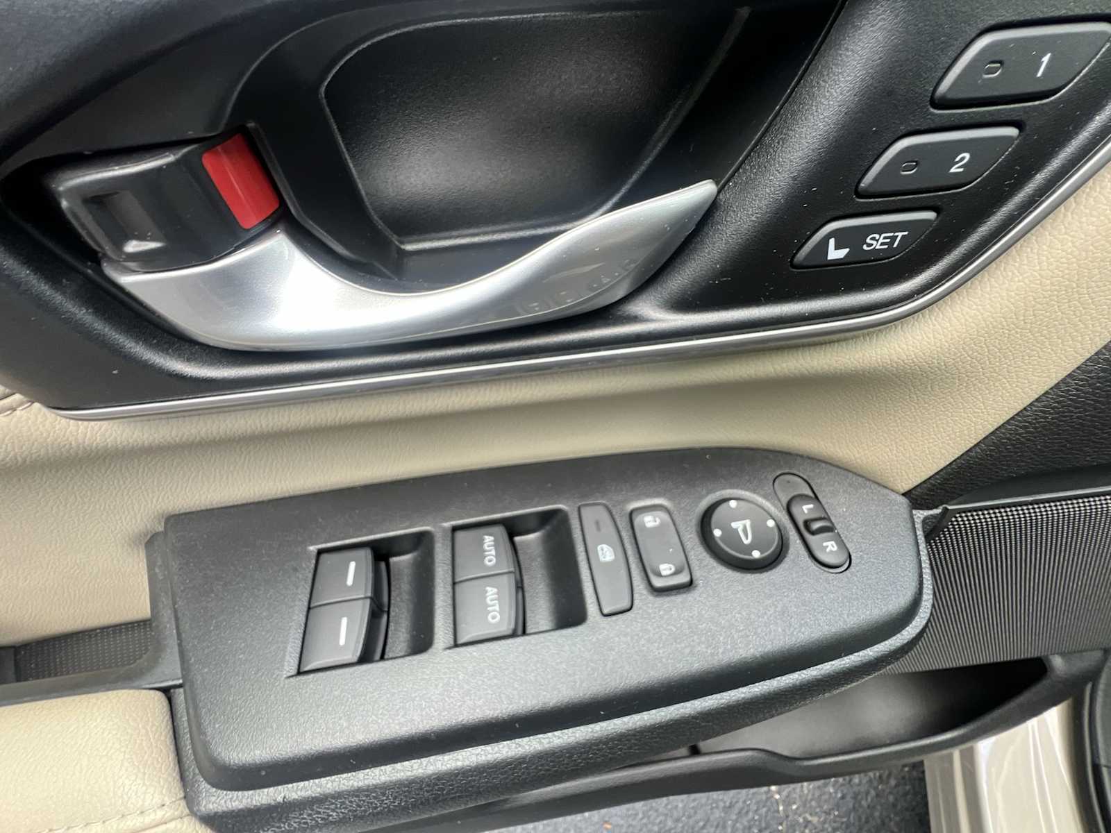 Thumbnail: 2018 Honda CR-V - 15