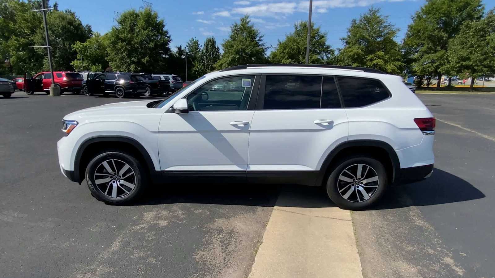 Thumbnail: 2022 Volkswagen Atlas - 5