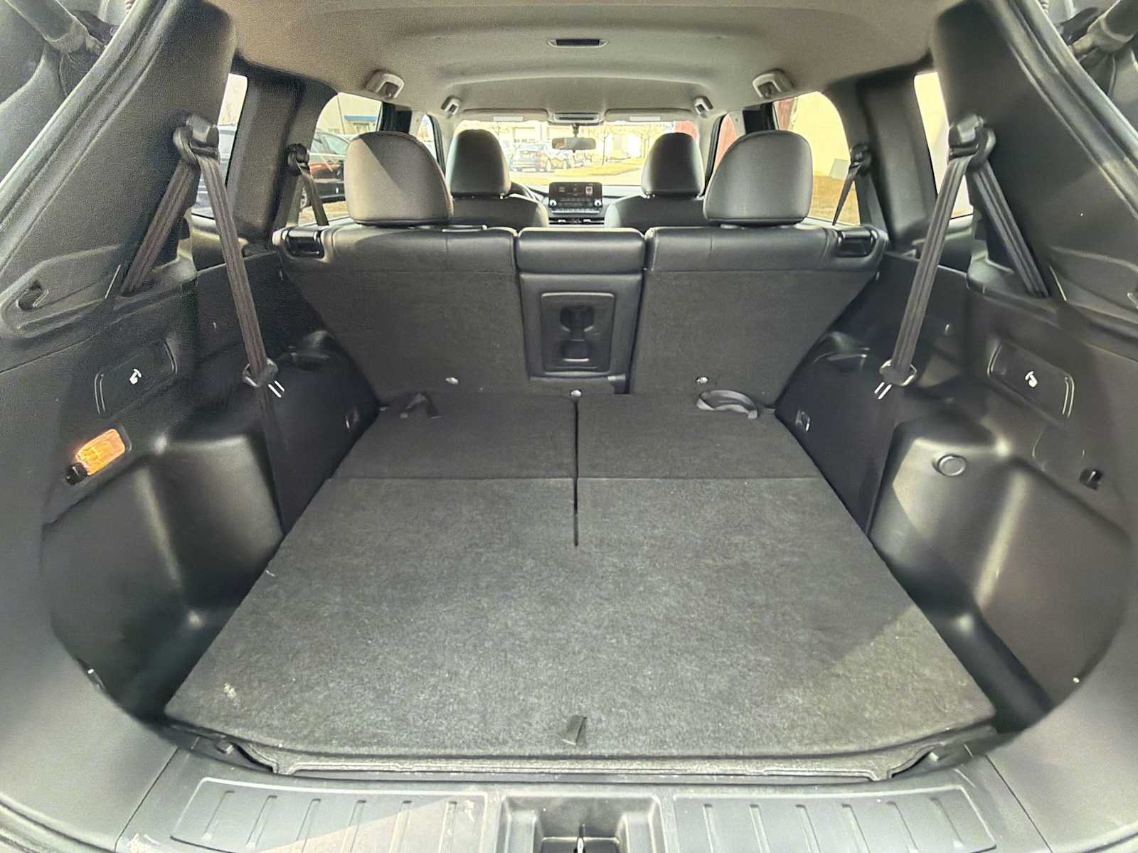 Thumbnail: 2024 Mitsubishi Outlander - 19