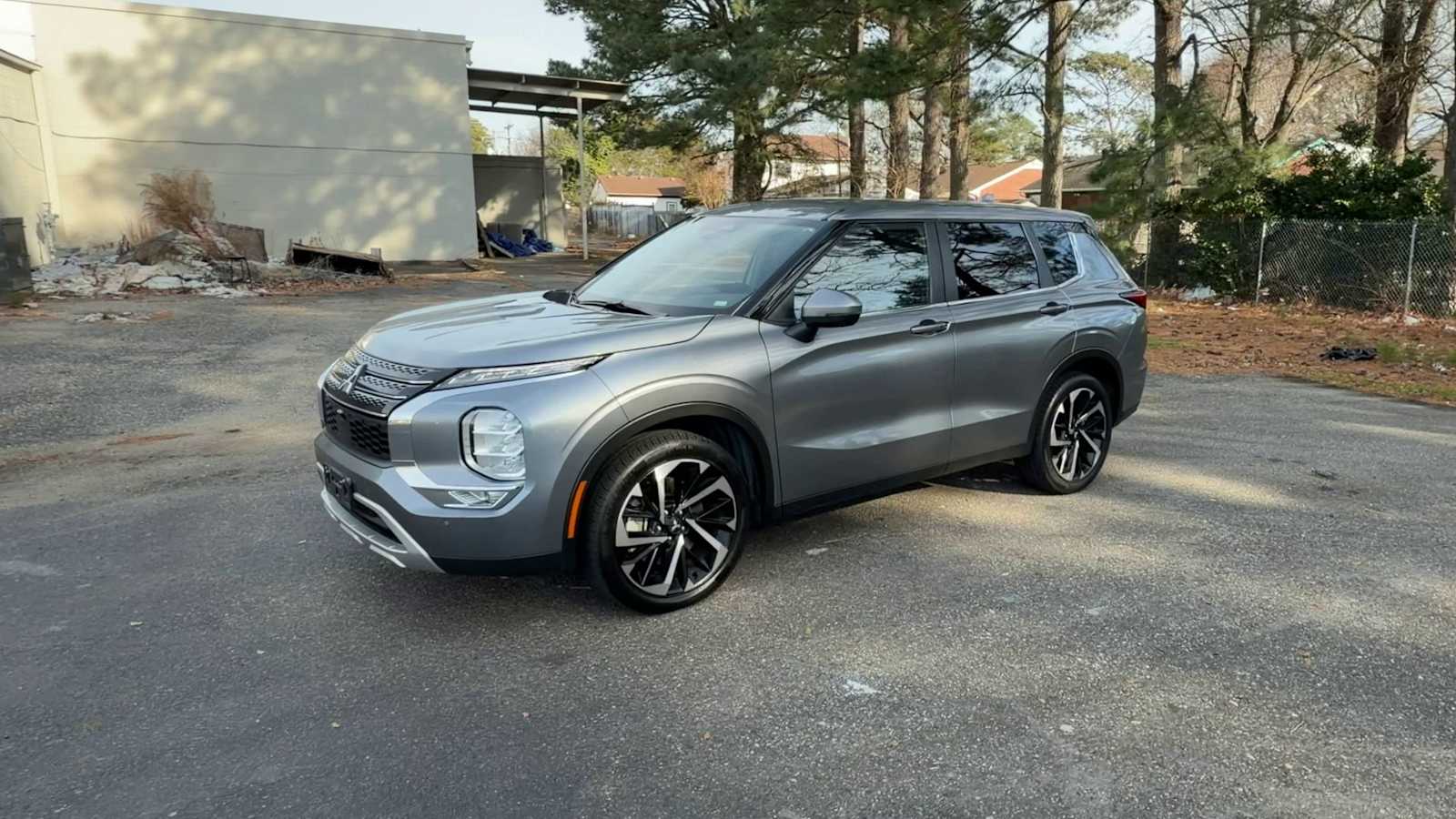 Thumbnail: 2024 Mitsubishi Outlander - 4