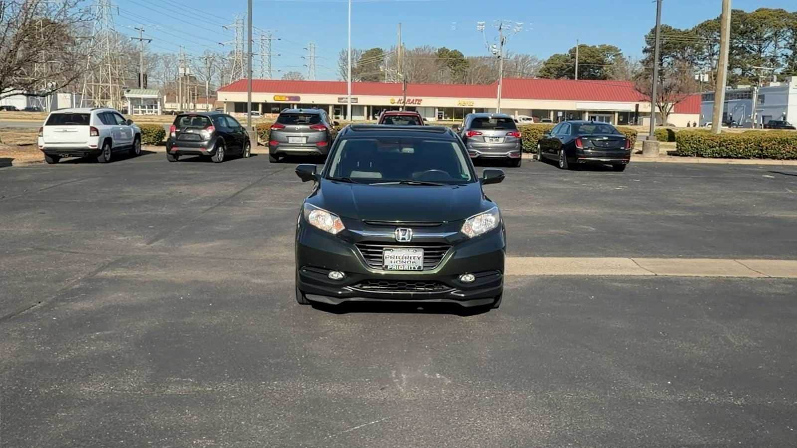 Thumbnail: 2016 Honda HR-V - 3