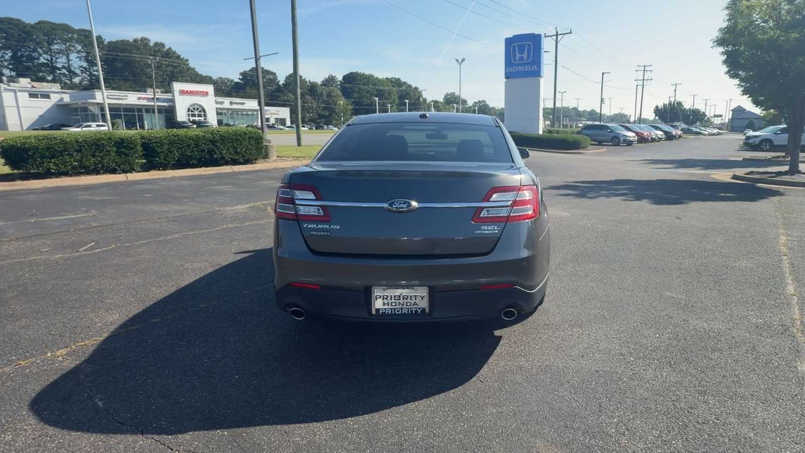 Thumbnail: 2017 Ford Taurus - 7