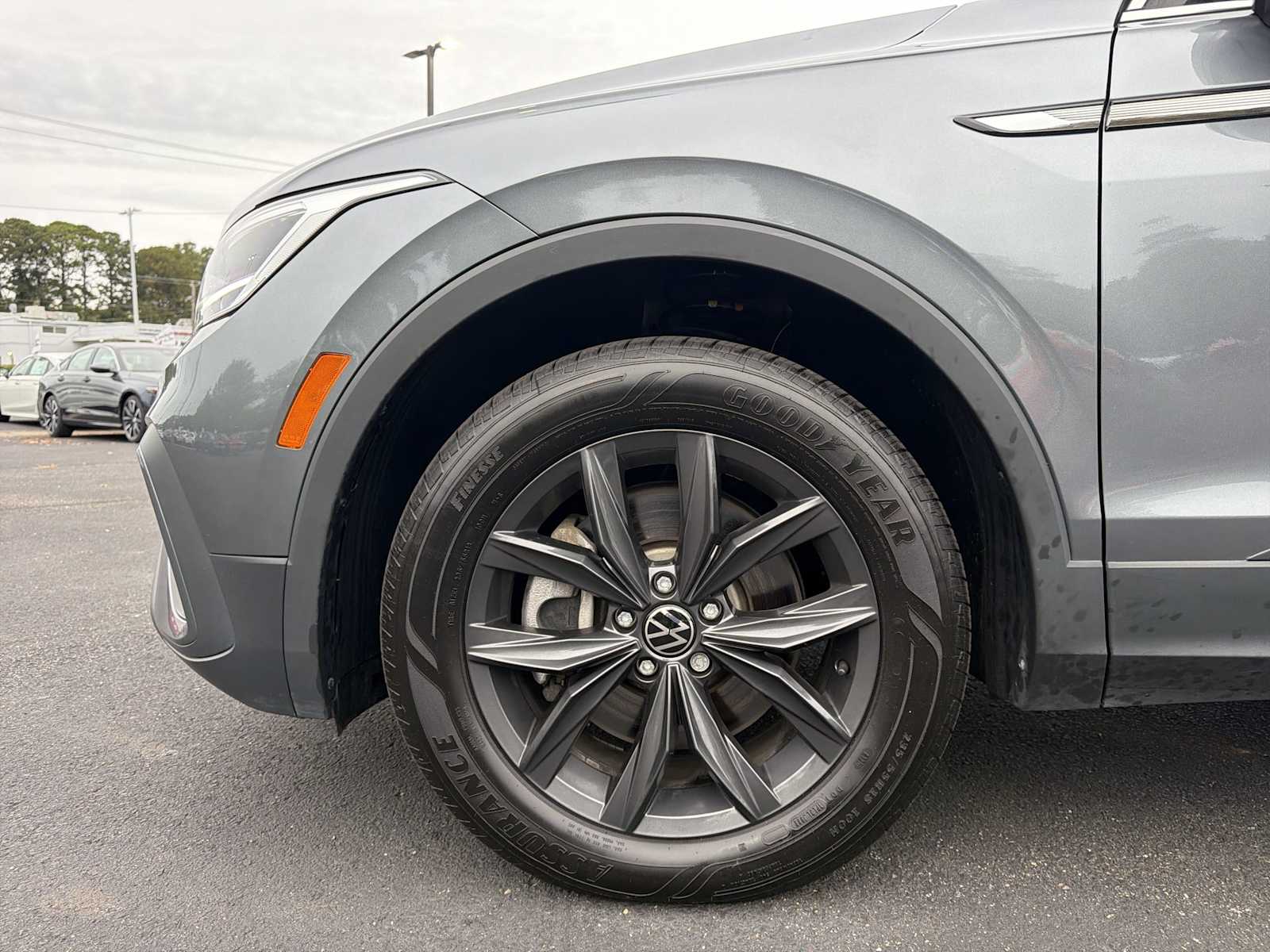 Thumbnail: 2024 Volkswagen Tiguan - 18