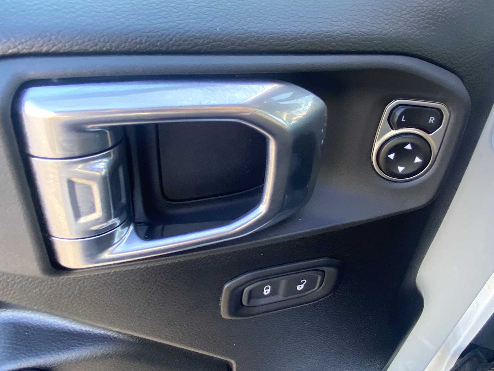 Thumbnail: 2024 Jeep Wrangler - 15