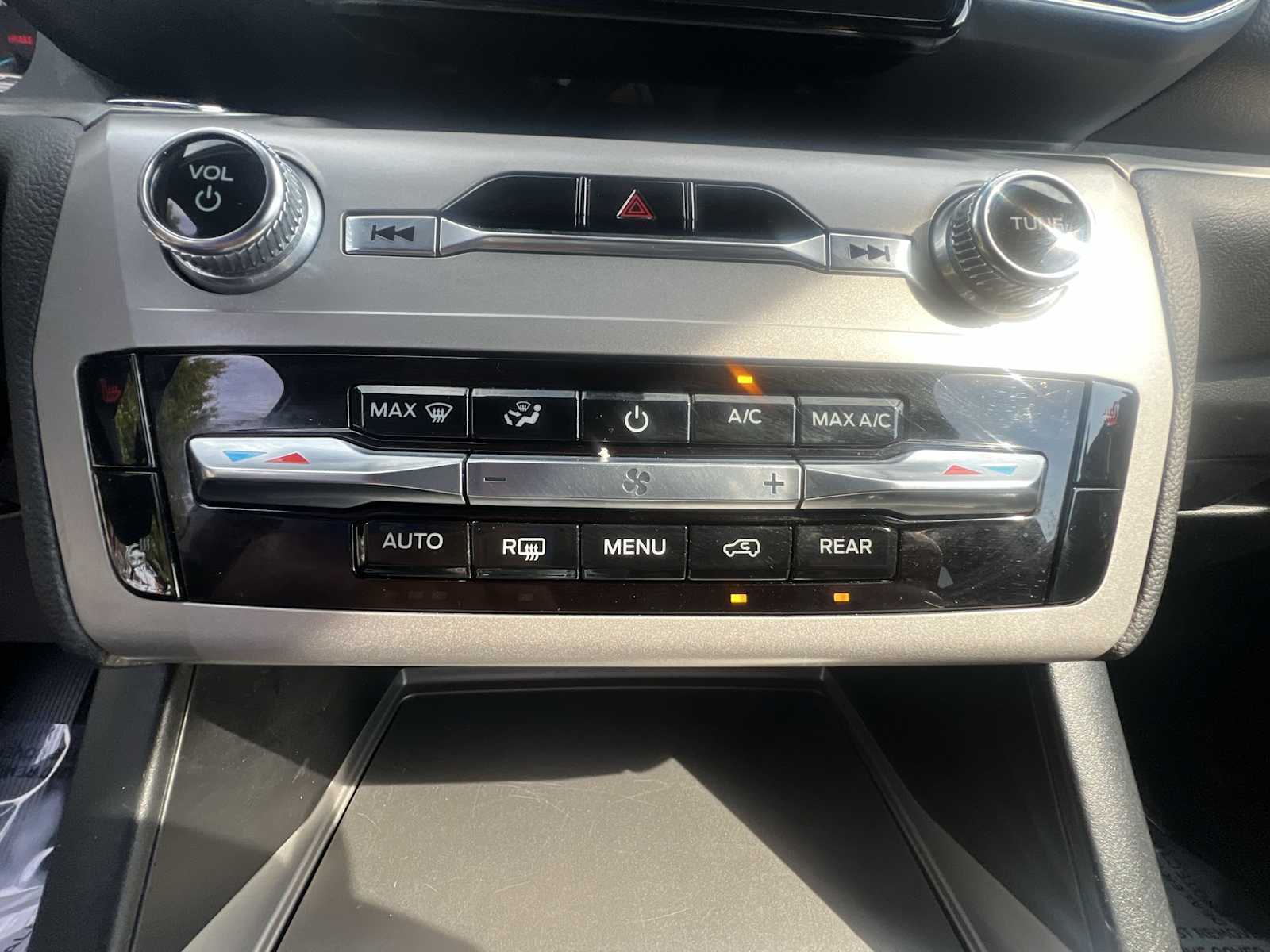 Thumbnail: 2023 Ford Explorer - 16