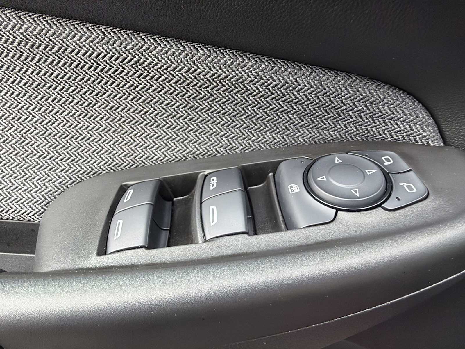 Thumbnail: 2025 Chevrolet TrailBlazer - 15