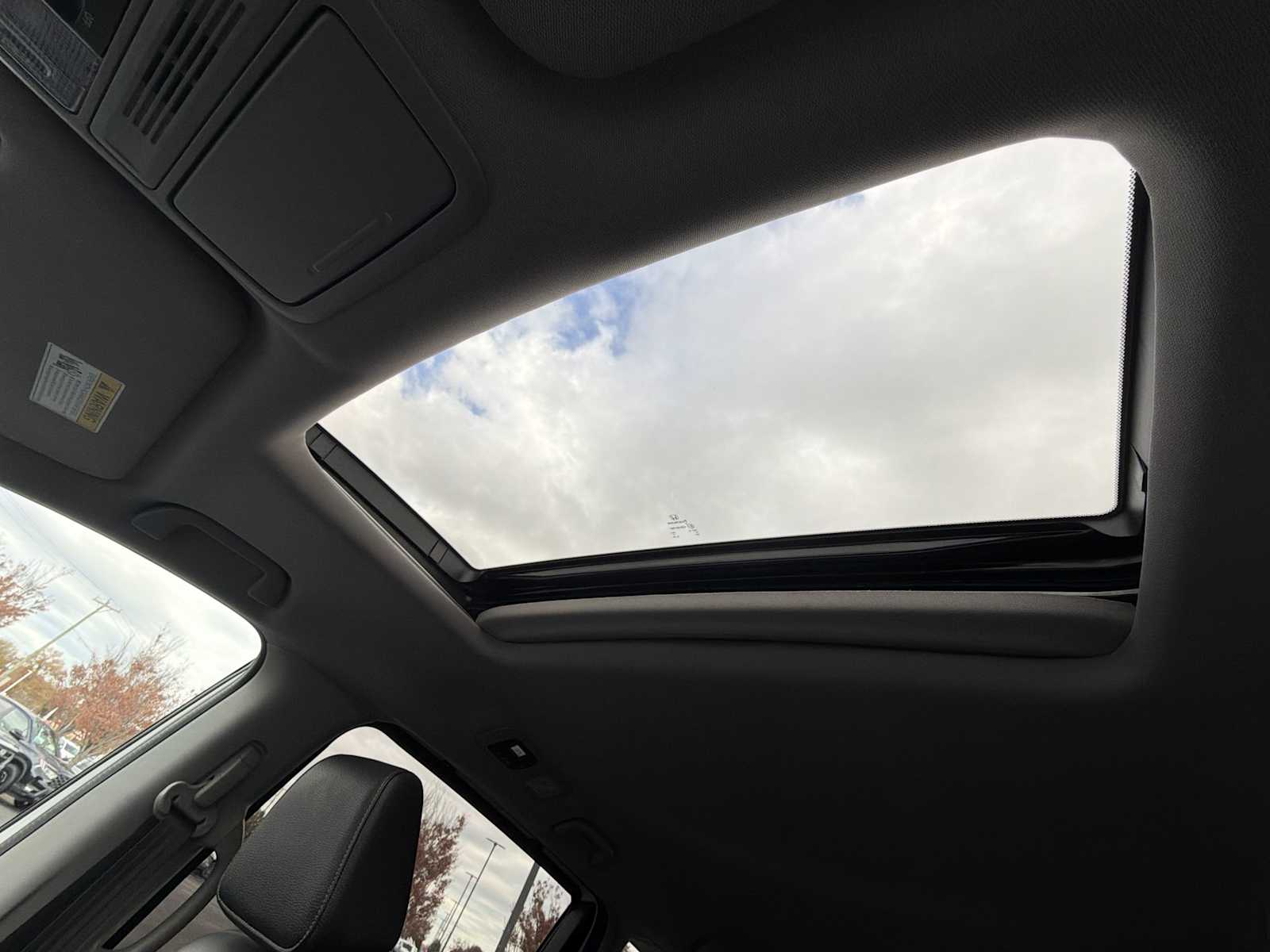 Thumbnail: 2024 Honda Odyssey - 16