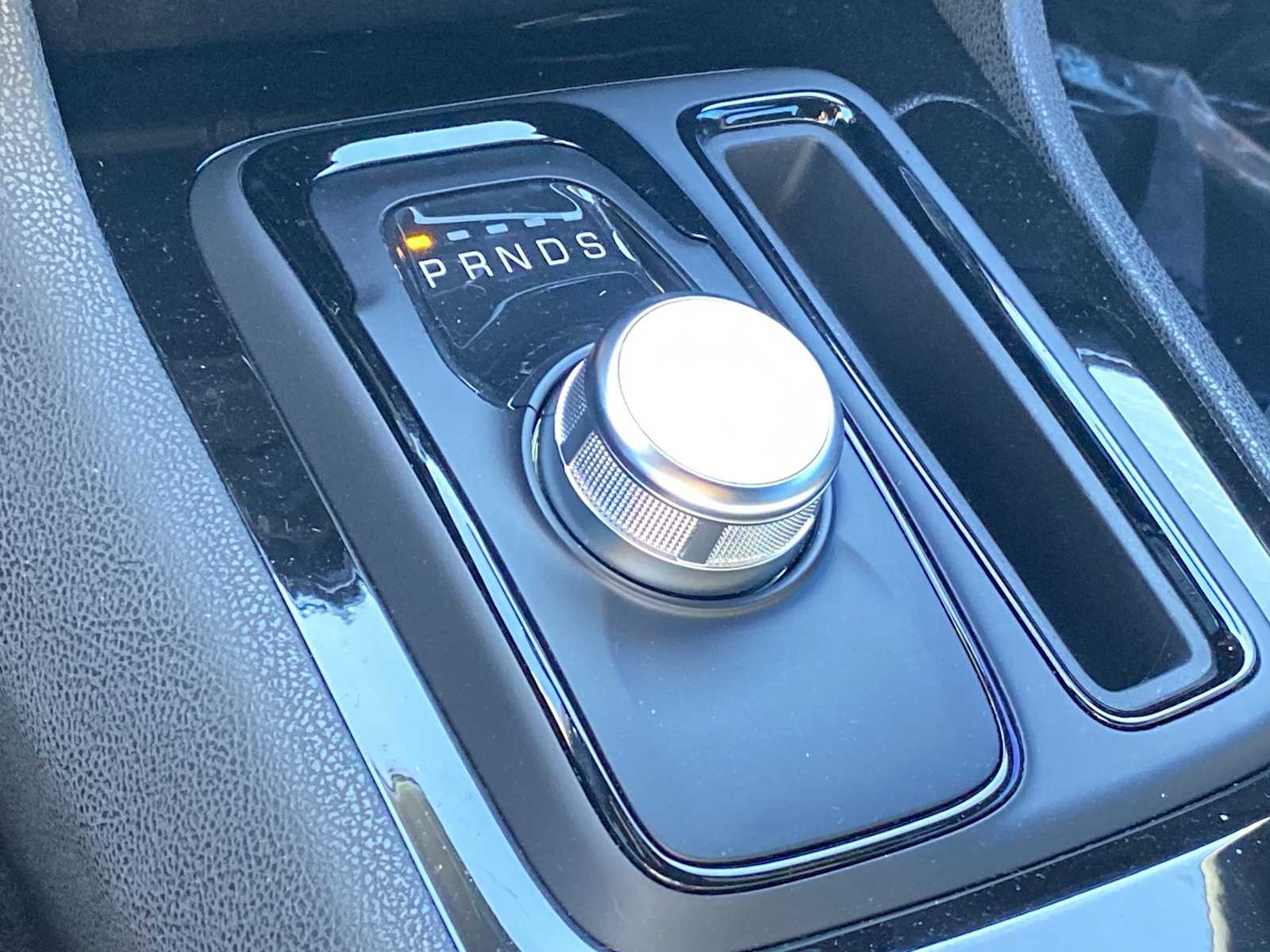 Thumbnail: 2023 Chrysler 300 - 21