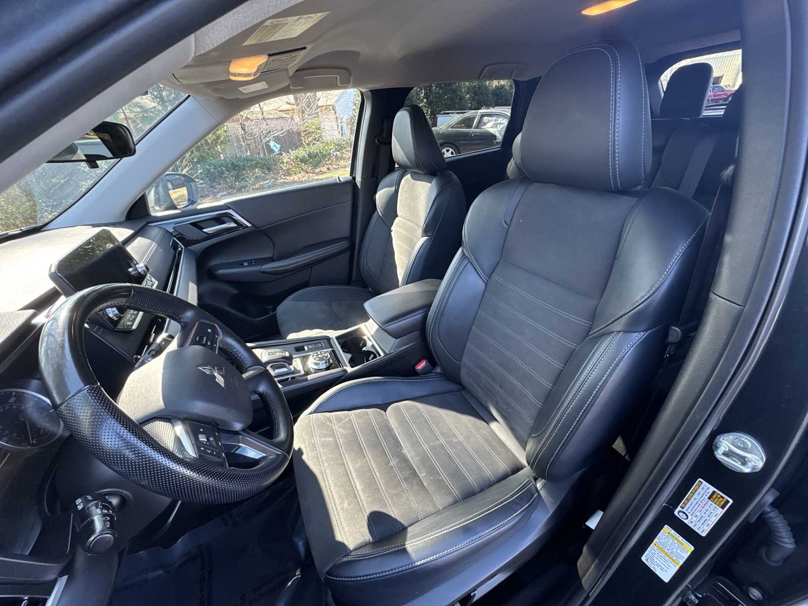 Thumbnail: 2024 Mitsubishi Outlander - 13