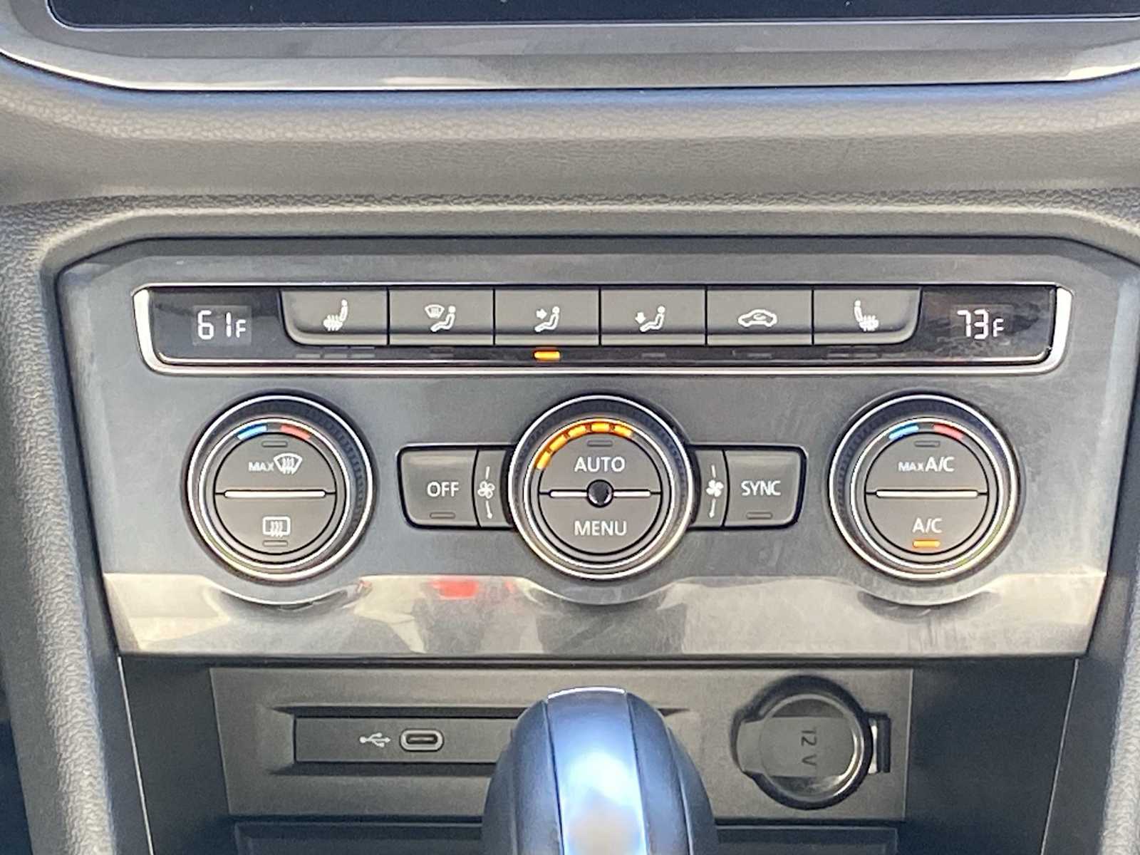 Thumbnail: 2021 Volkswagen Tiguan - 16