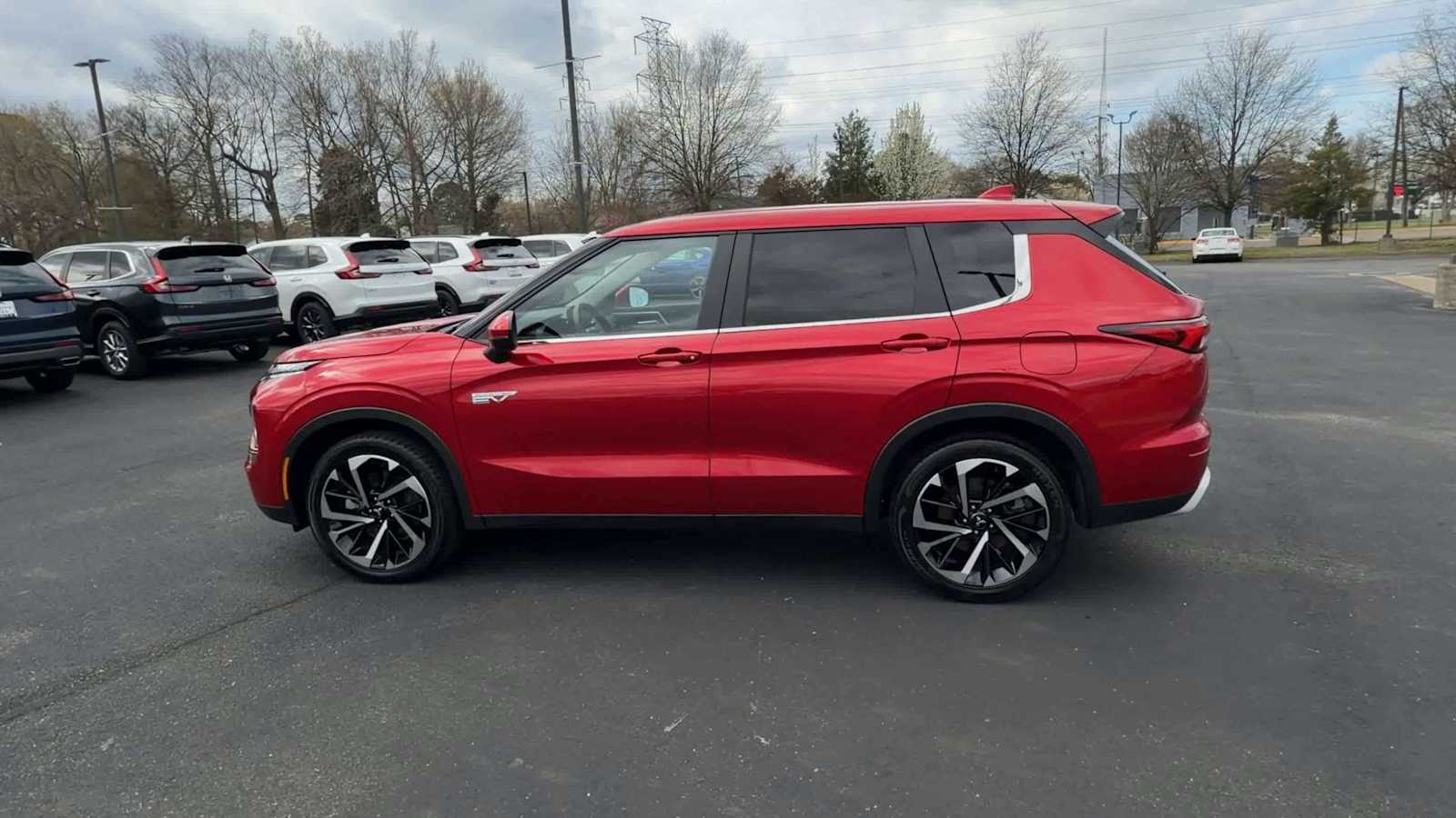 Thumbnail: 2024 Mitsubishi Outlander - 5