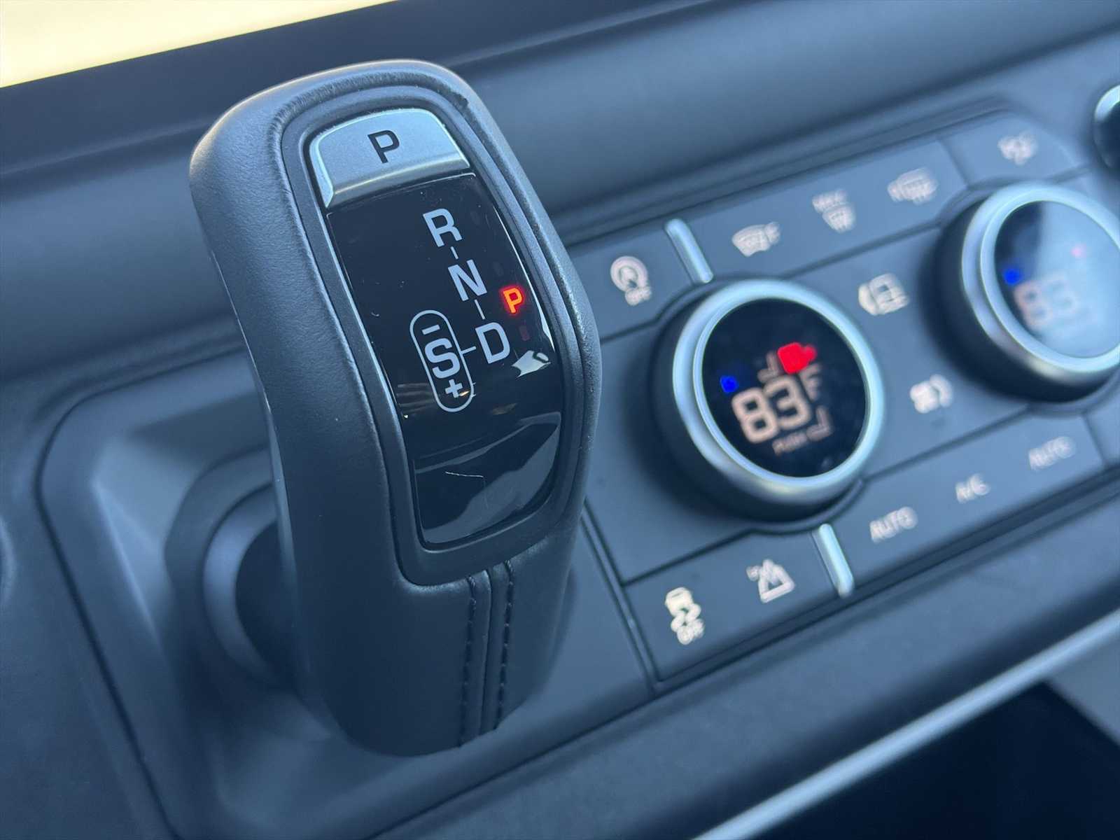 Thumbnail: 2025 Land Rover Defender - 23