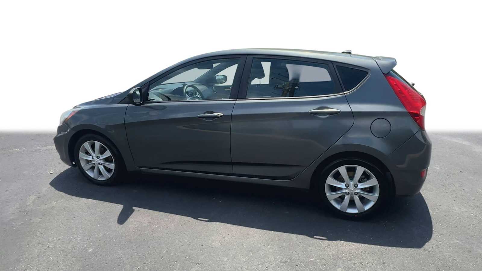 Thumbnail: 2012 Hyundai Accent - 6