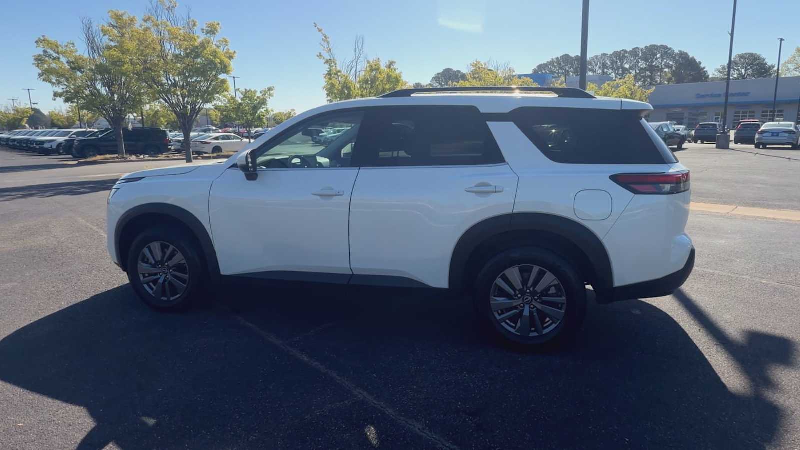 Thumbnail: 2024 Nissan Pathfinder - 6