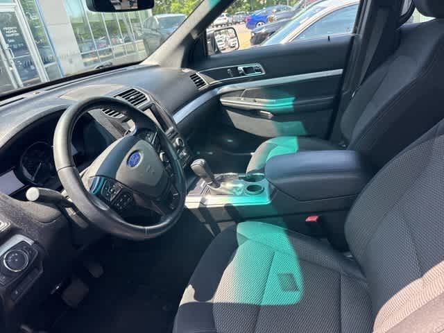 Thumbnail: 2016 Ford Explorer - 17