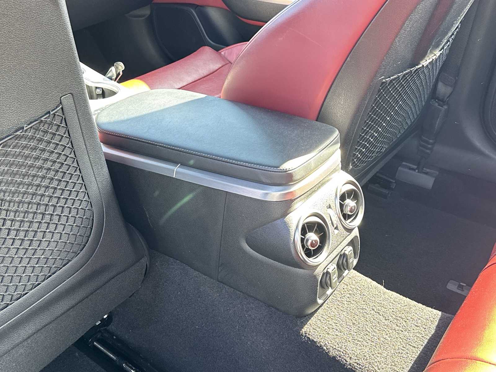 Thumbnail: 2020 Kia Stinger - 23