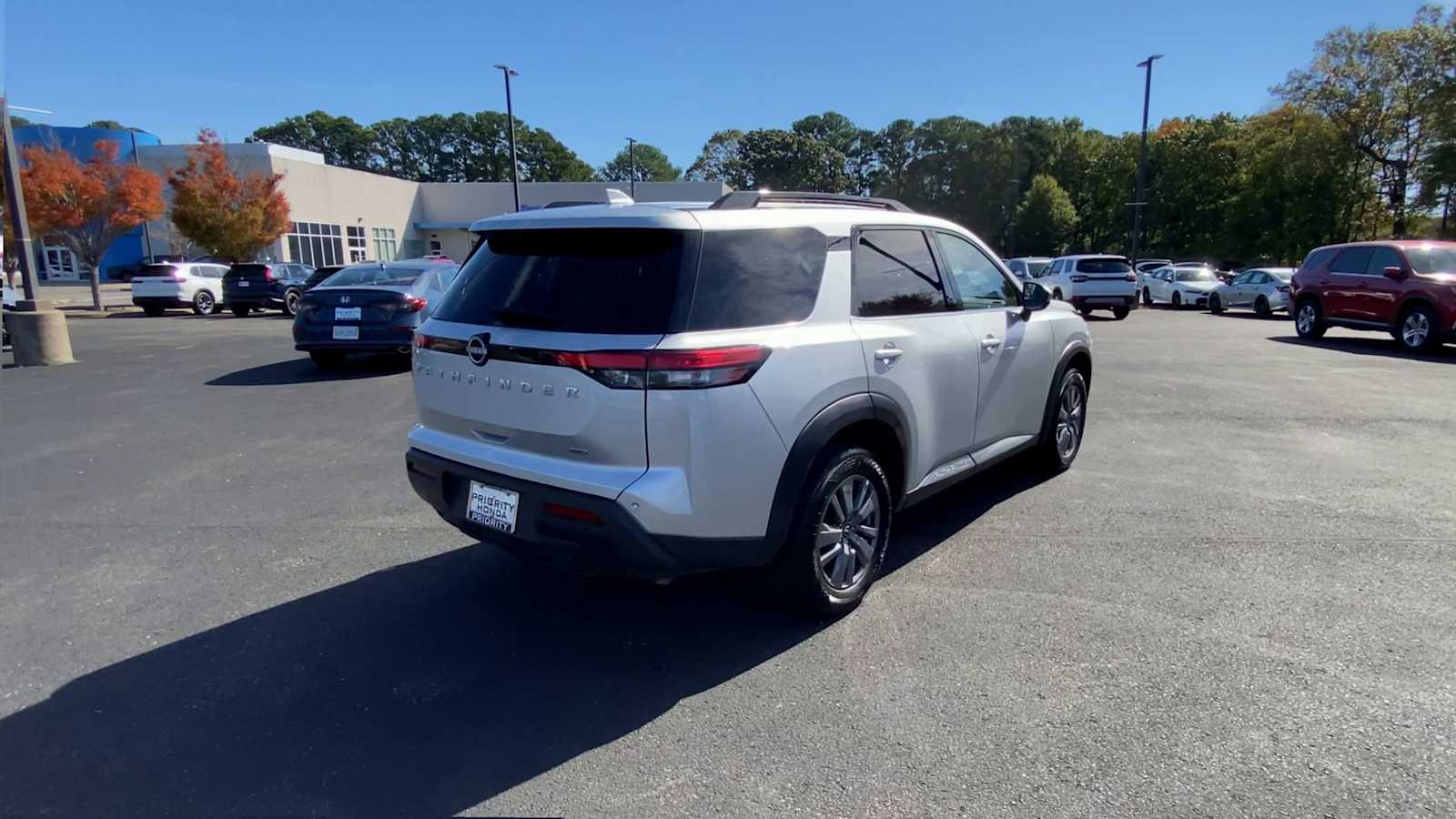 Thumbnail: 2025 Nissan Pathfinder - 8