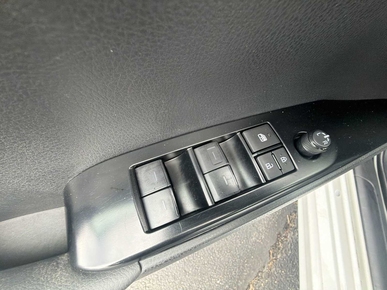 Thumbnail: 2025 Toyota Camry - 15