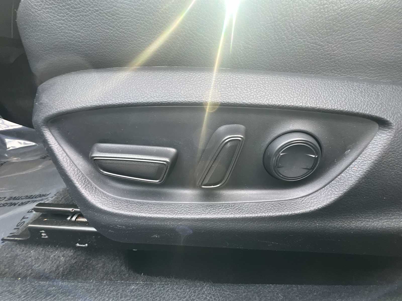 Thumbnail: 2023 Toyota Camry - 14