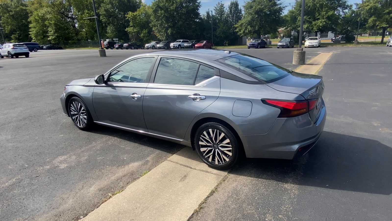 Thumbnail: 2023 Nissan Altima - 6