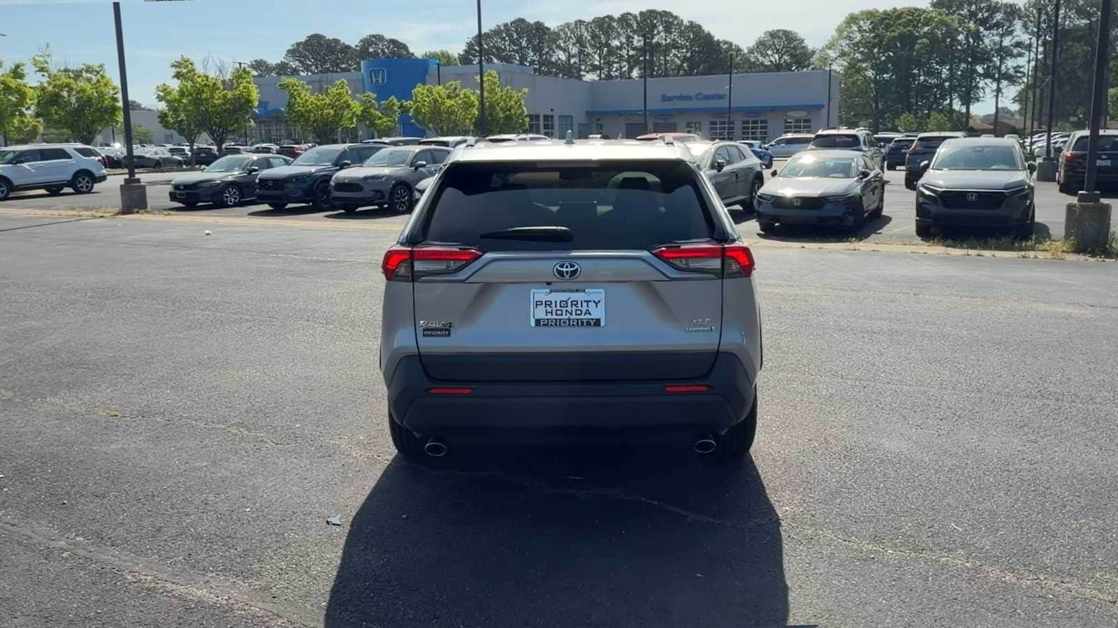 Thumbnail: 2023 Toyota RAV4 - 7