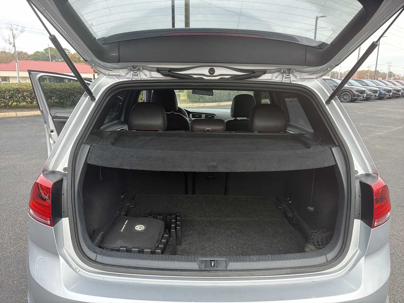 Thumbnail: 2015 Volkswagen Golf - 20