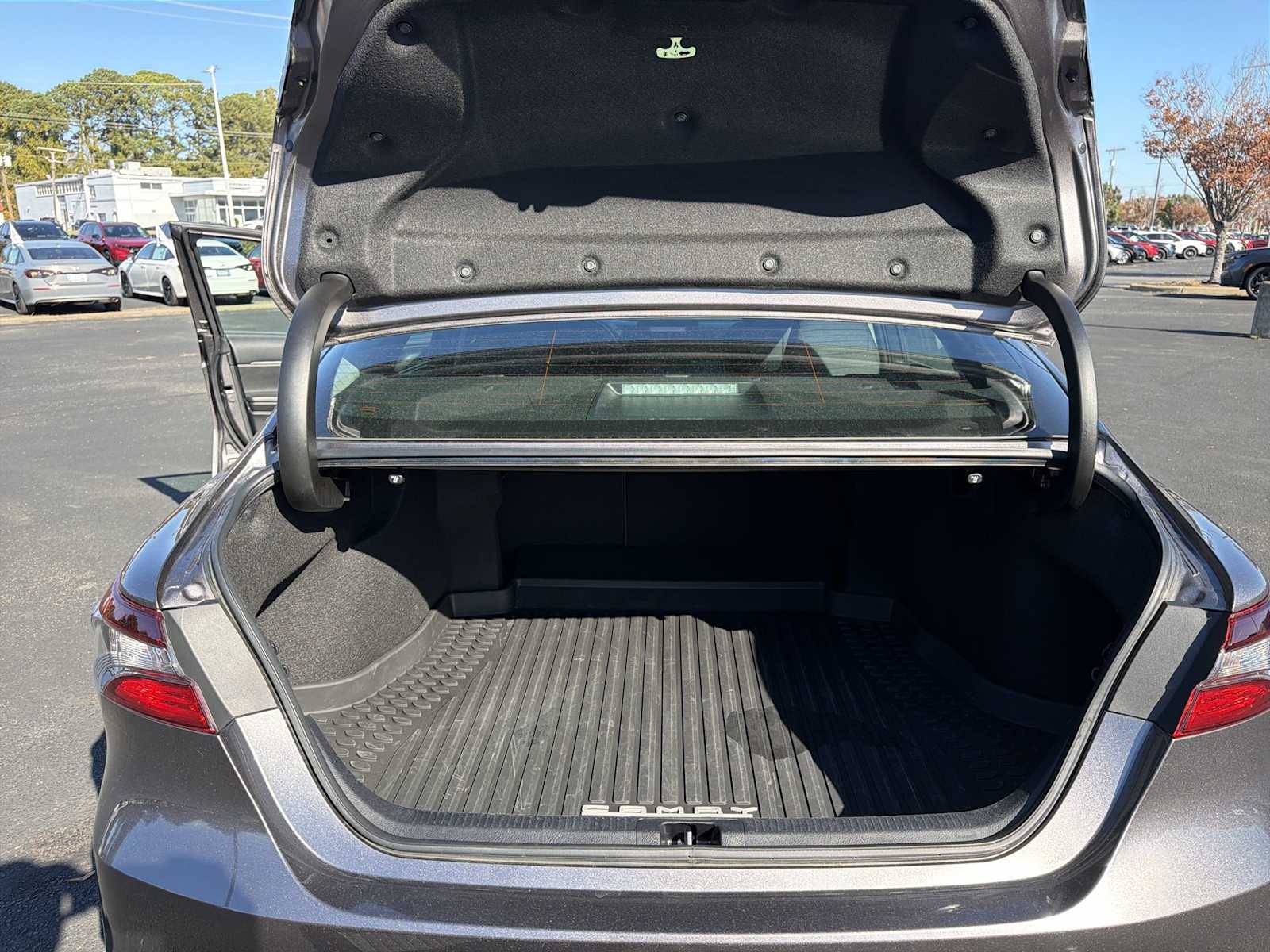 Thumbnail: 2022 Toyota Camry - 19