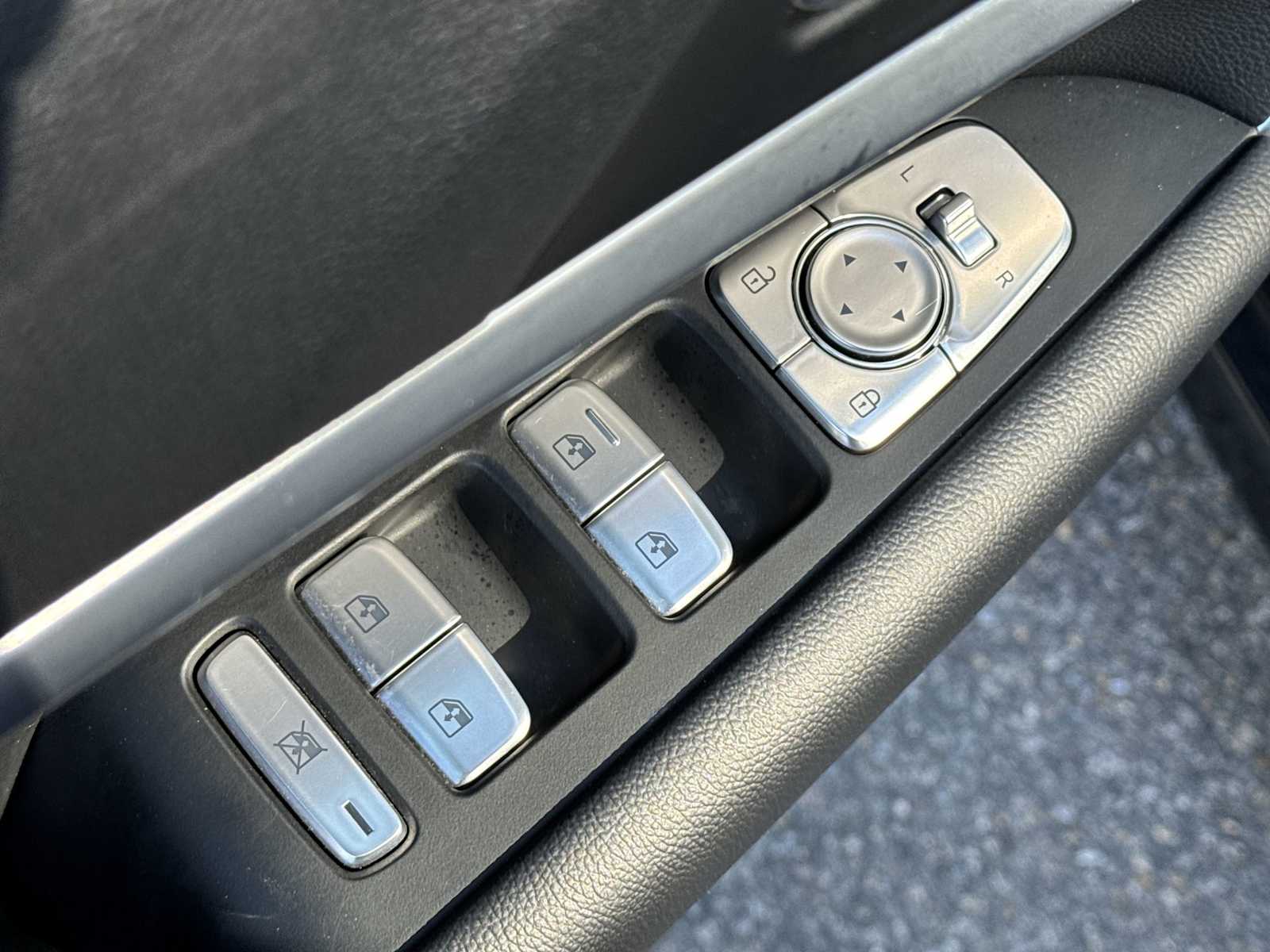 Thumbnail: 2025 Genesis G70 - 15