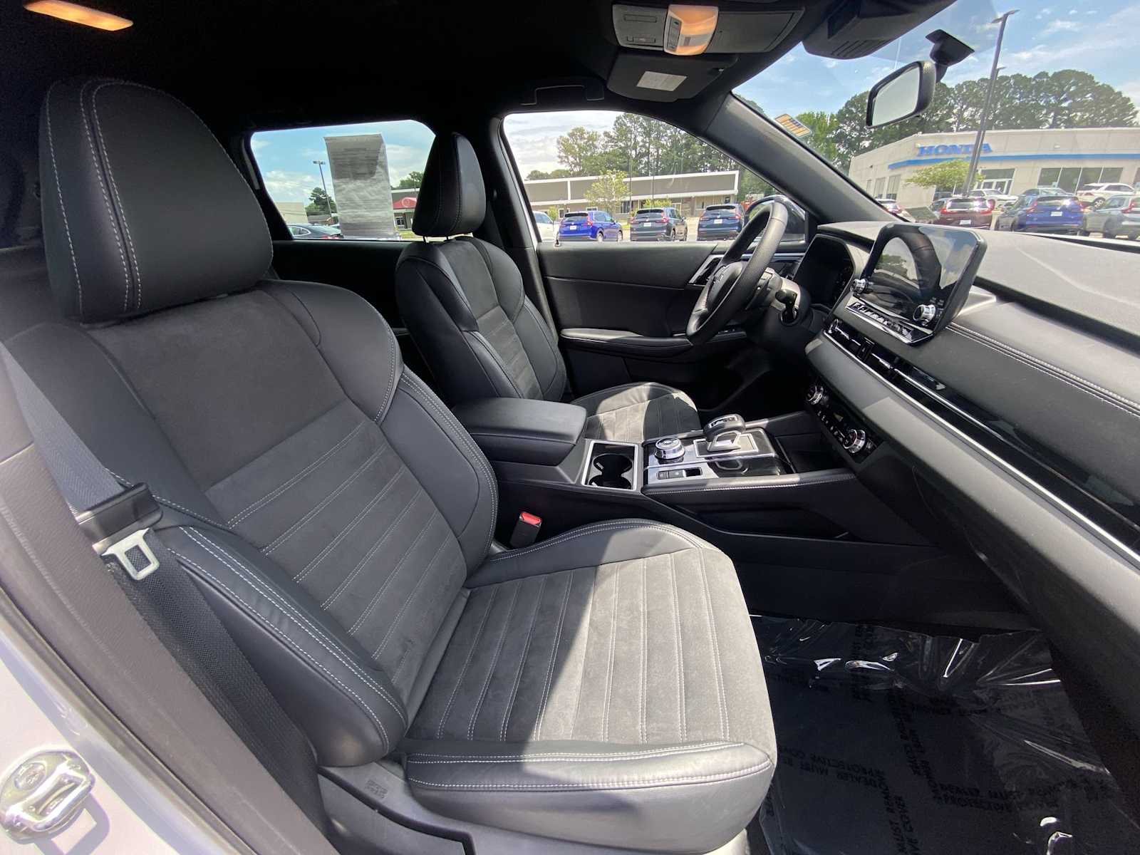 2023 Mitsubishi Outlander Black Edition 25