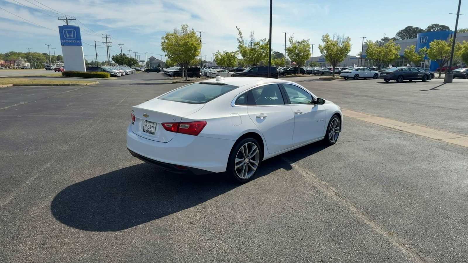 Thumbnail: 2023 Chevrolet Malibu - 8