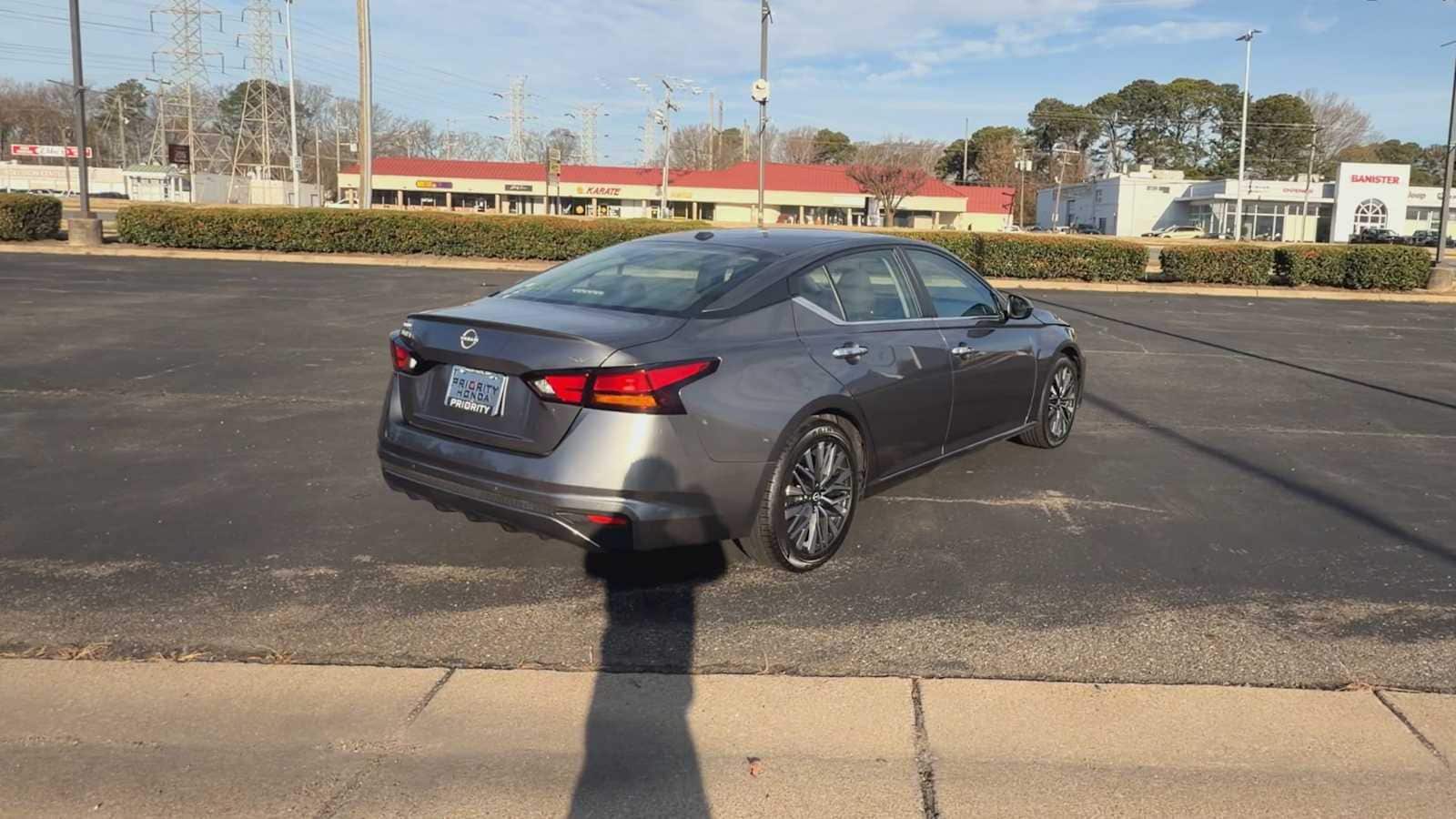 Thumbnail: 2023 Nissan Altima - 8