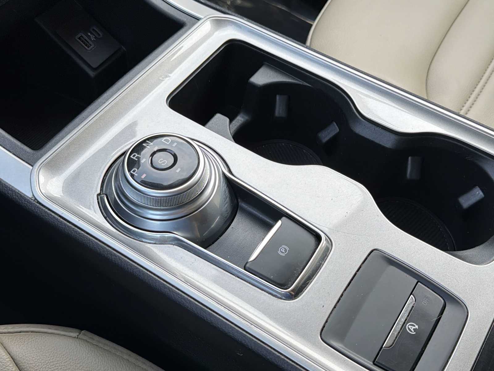 Thumbnail: 2024 Ford Edge - 20