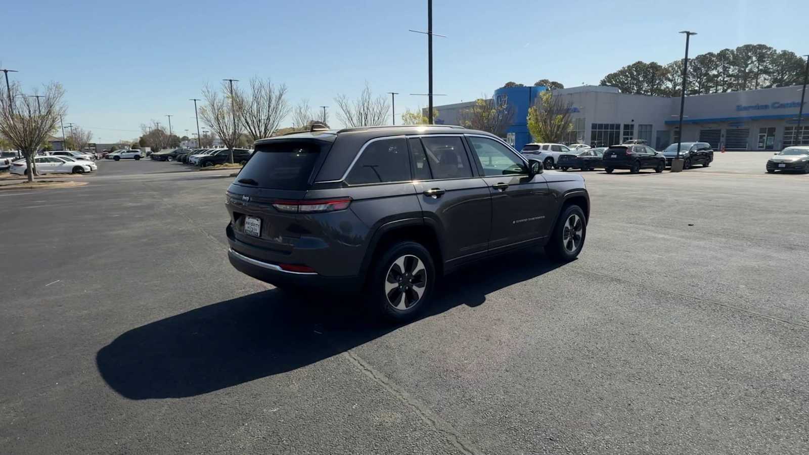 Thumbnail: 2024 Jeep Grand Cherokee - 8