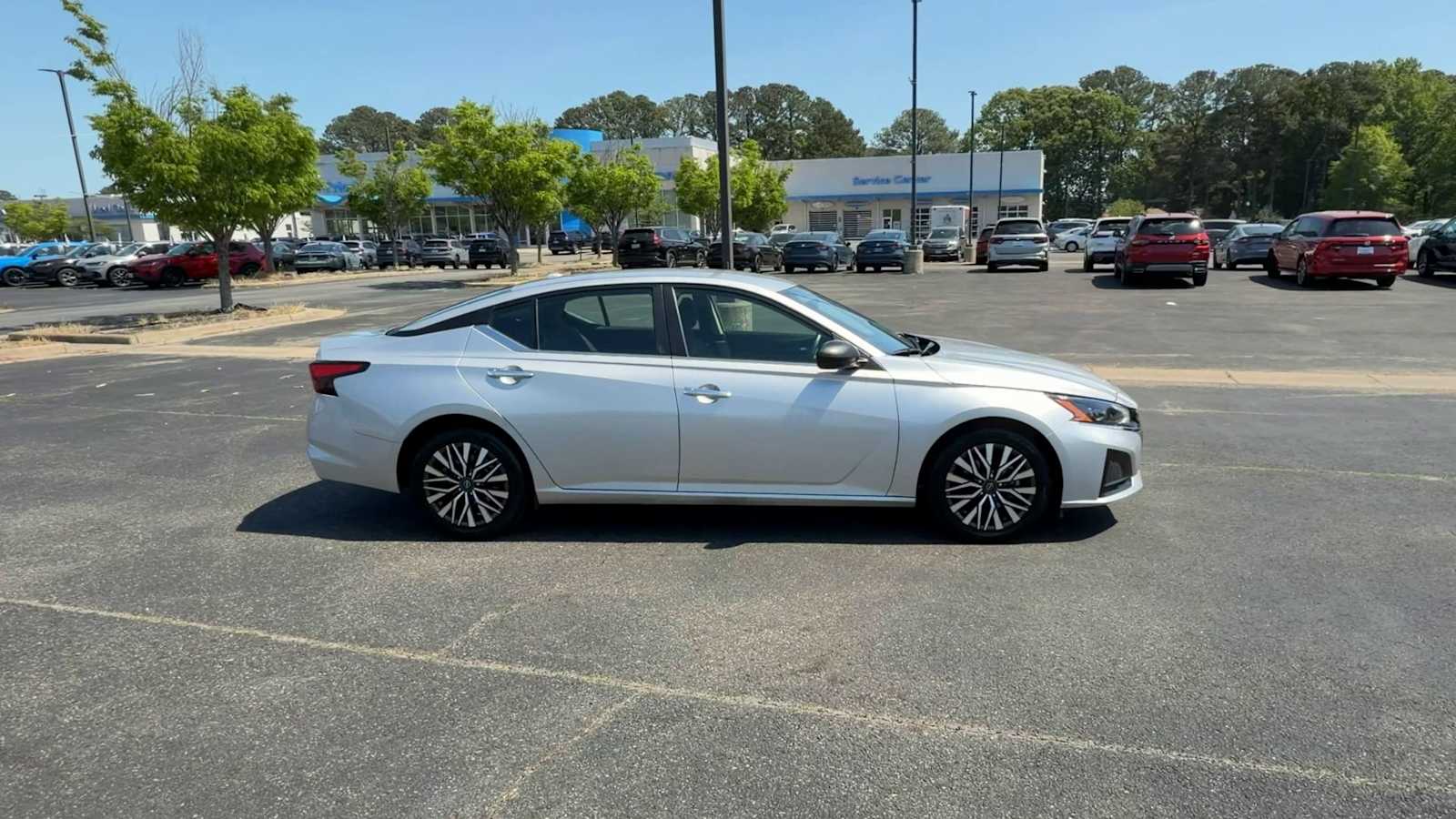 Thumbnail: 2024 Nissan Altima - 9