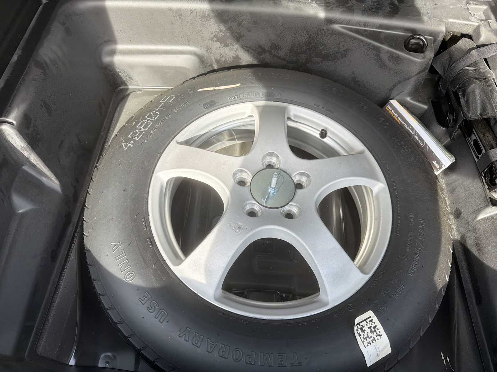 Thumbnail: 2023 Jeep Grand Cherokee - 21