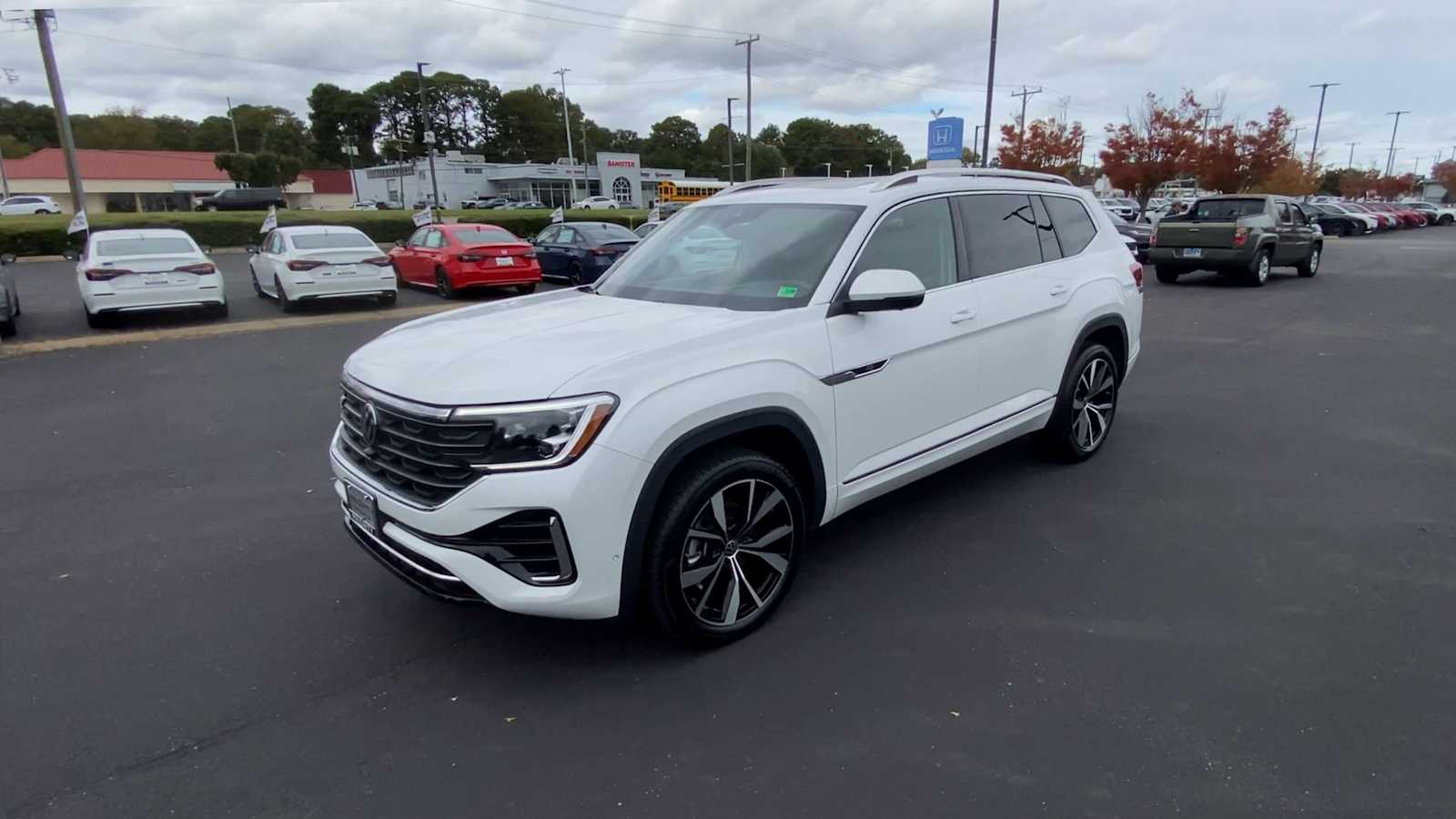 Thumbnail: 2025 Volkswagen Atlas - 4