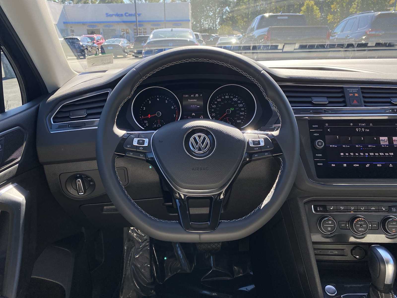 Thumbnail: 2021 Volkswagen Tiguan - 11