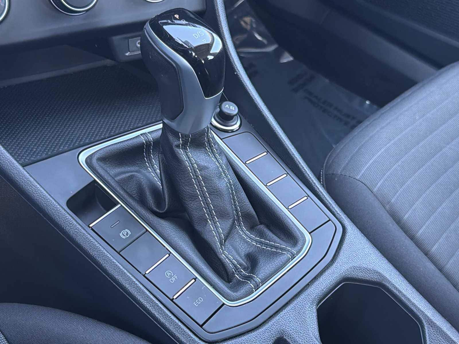 Thumbnail: 2024 Volkswagen Jetta - 33