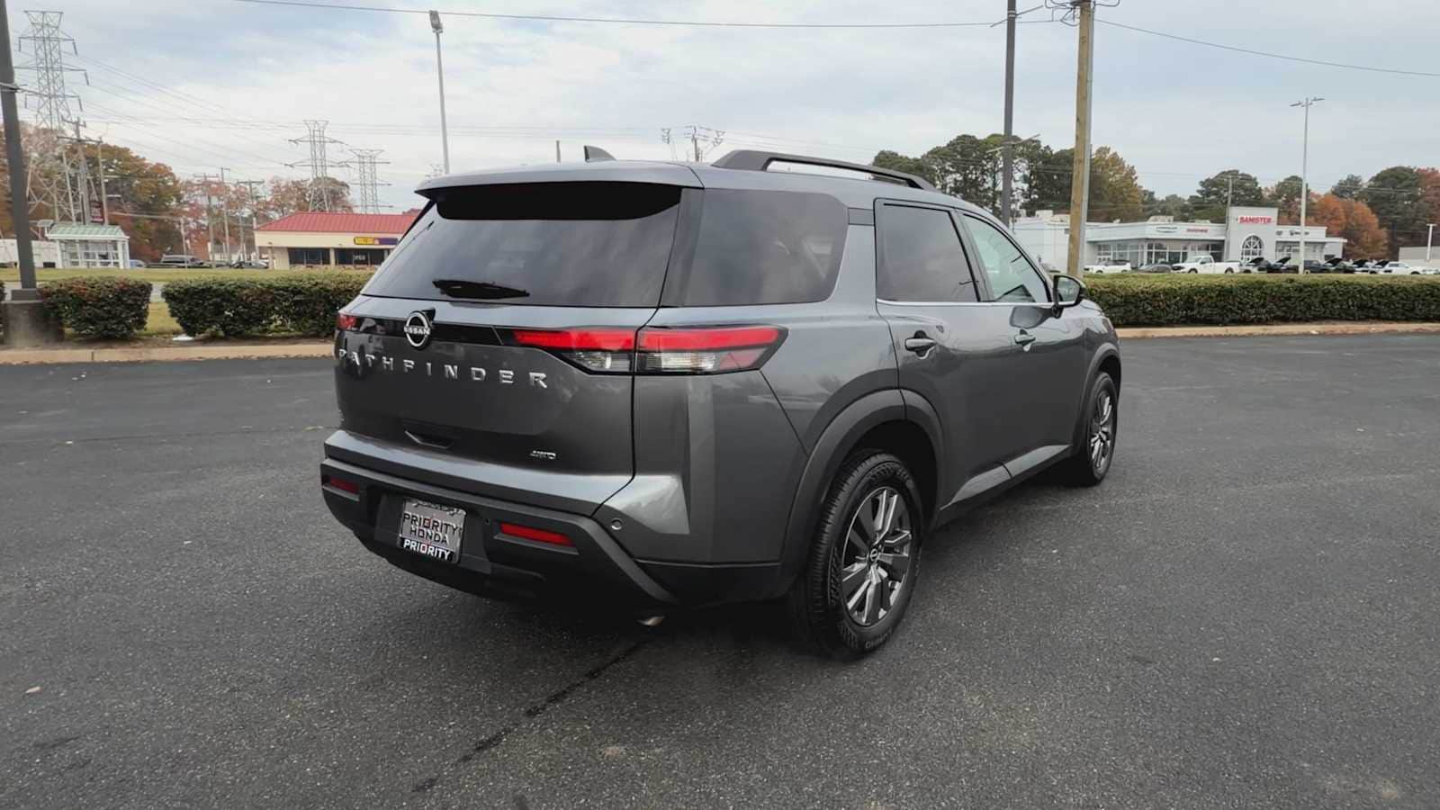 Thumbnail: 2025 Nissan Pathfinder - 8