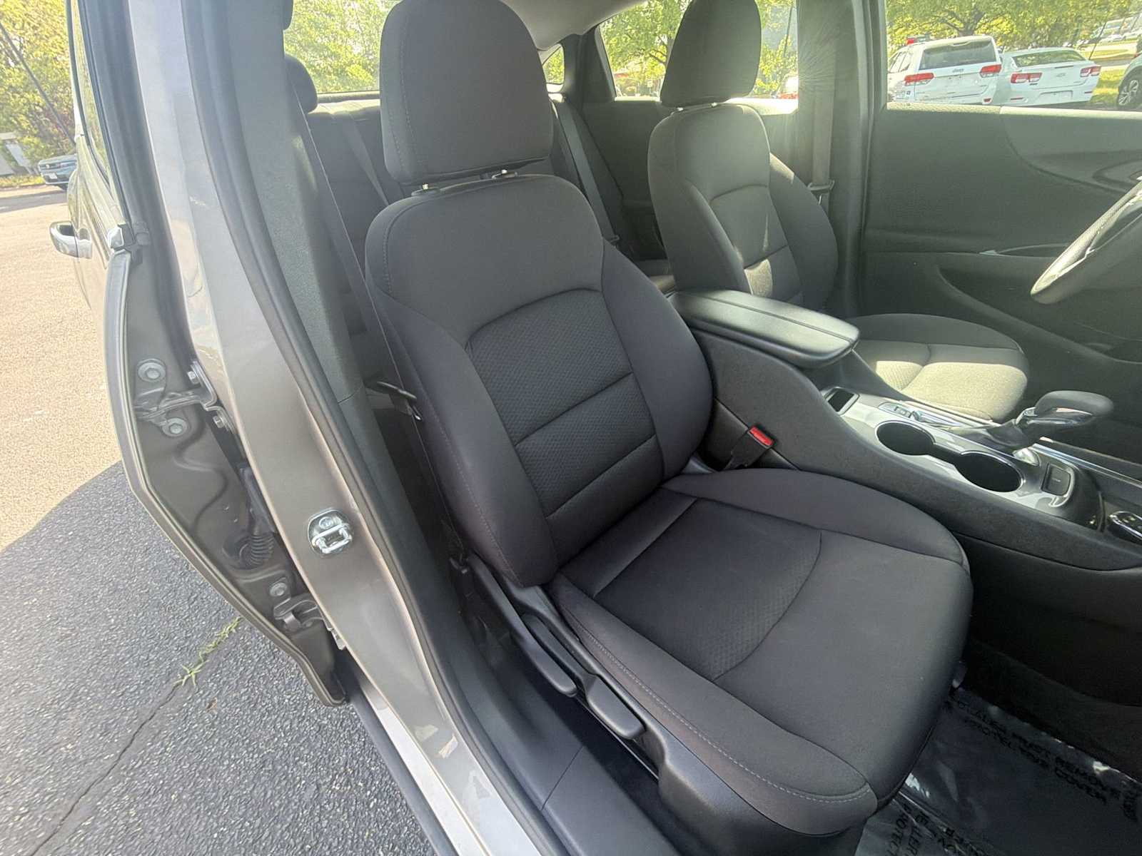 Thumbnail: 2023 Chevrolet Malibu - 25