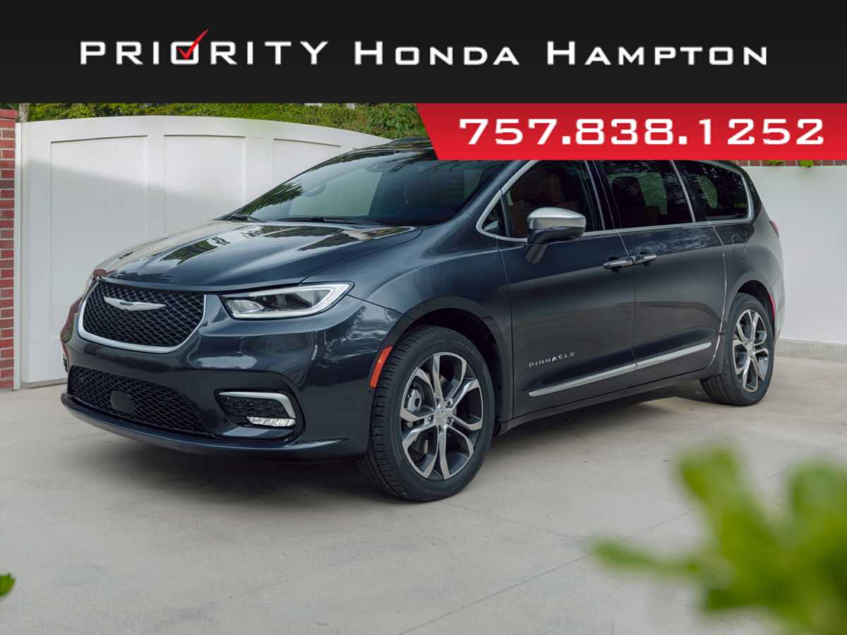 2022 Chrysler Pacifica Touring L -
                Hampton, VA