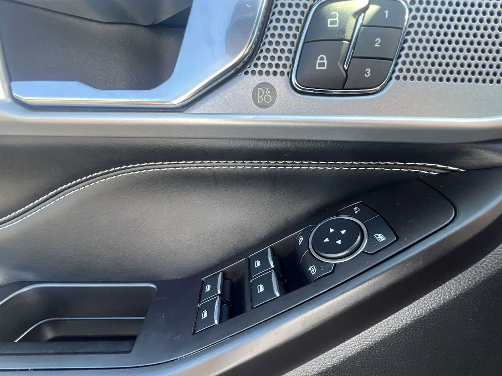 Thumbnail: 2020 Ford Explorer - 15