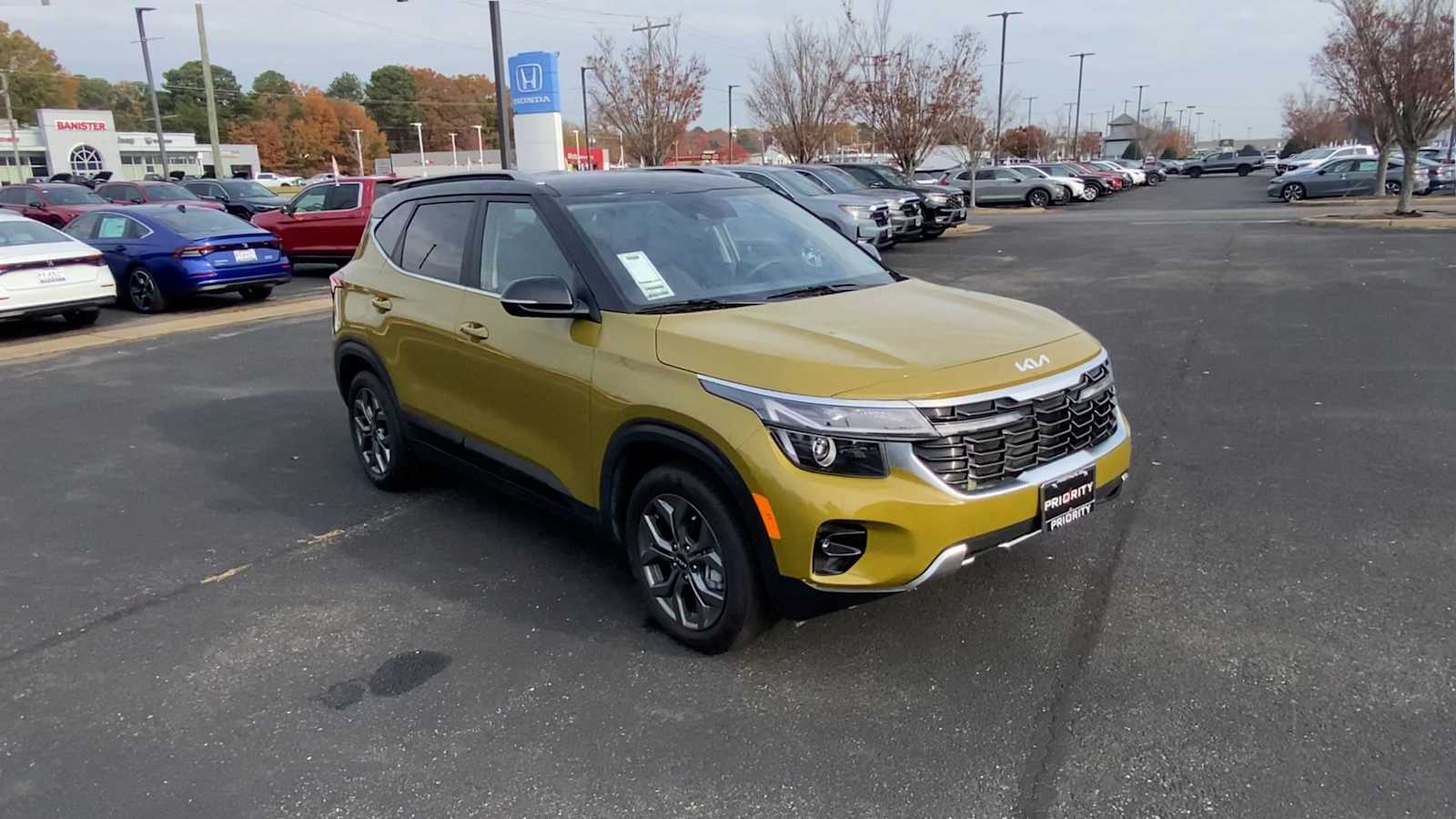 Thumbnail: 2024 Kia Seltos - 2