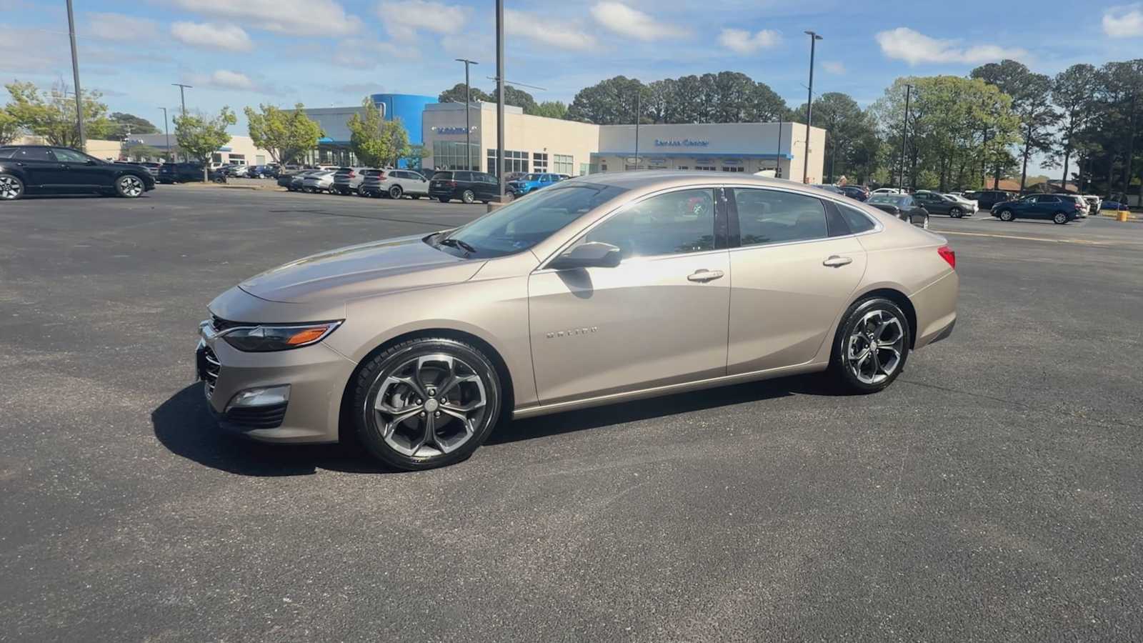 Thumbnail: 2023 Chevrolet Malibu - 4