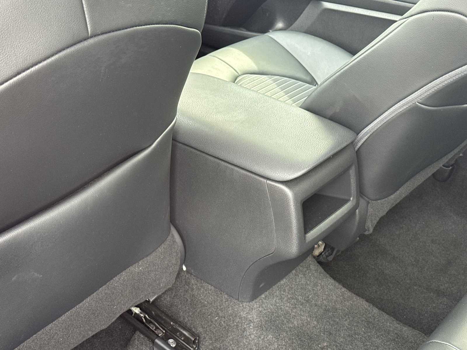 Thumbnail: 2022 Toyota Camry - 21