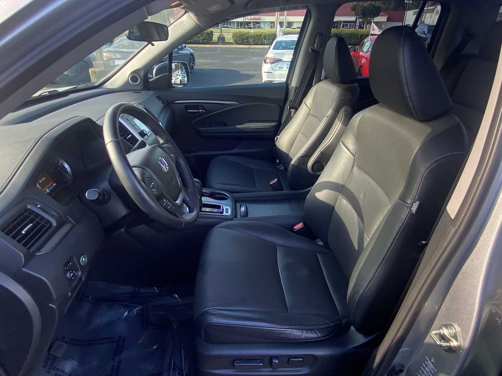 Thumbnail: 2017 Honda Ridgeline - 14