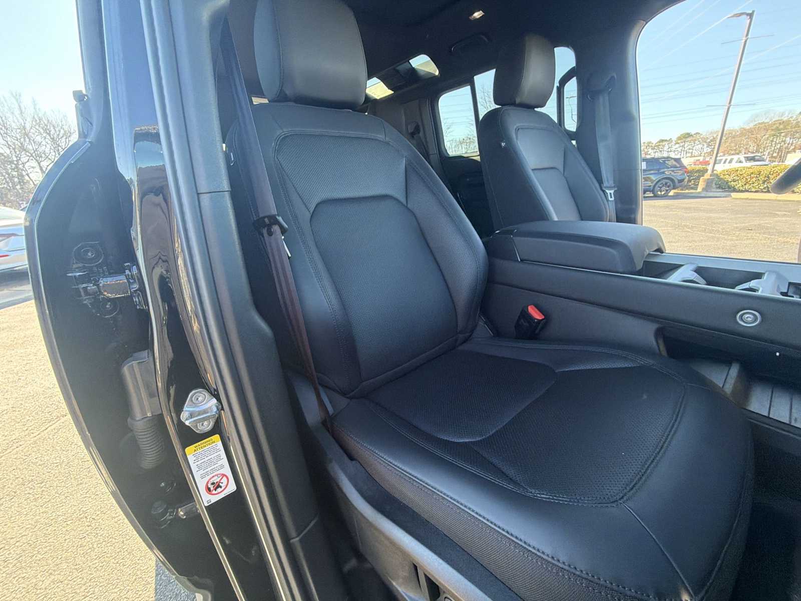 Thumbnail: 2025 Land Rover Defender - 27